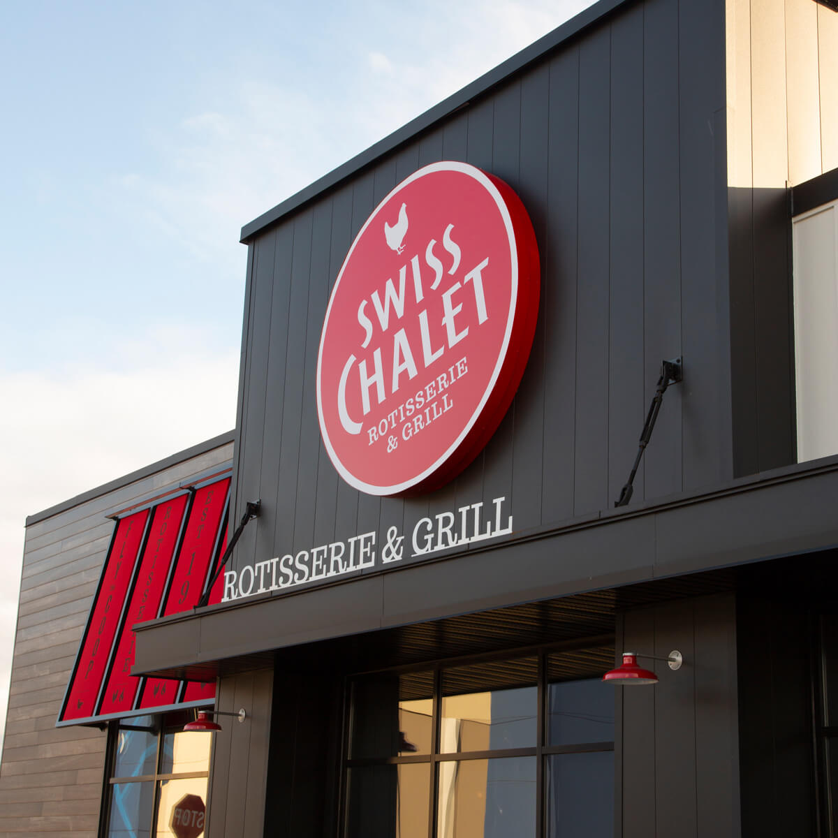 Visit Swiss Chalet 879 Fort William Rd Thunder Bay ON Swiss Chalet 