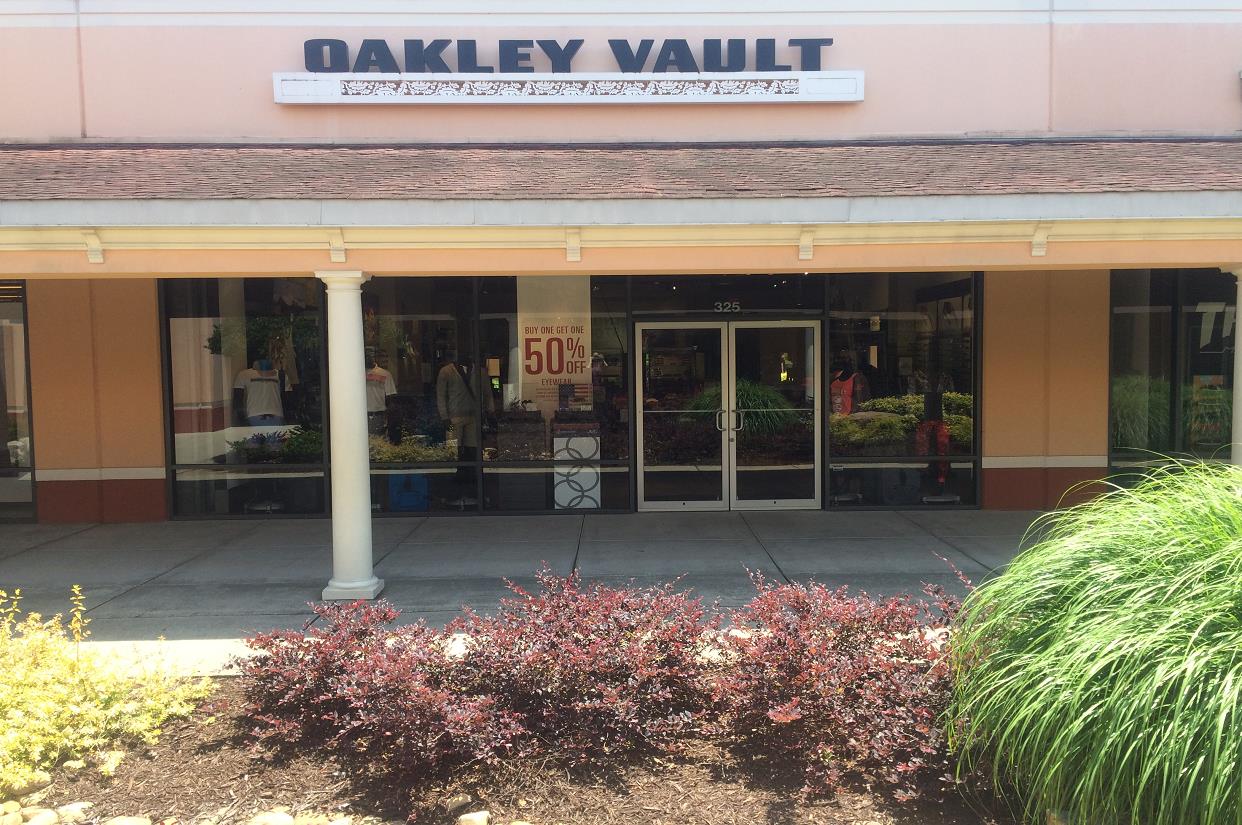 Oakley Vault, 3965 Eagan Outlets Pkwy Eagan, MN  Men's and Women's  Sunglasses, Goggles, & Apparel