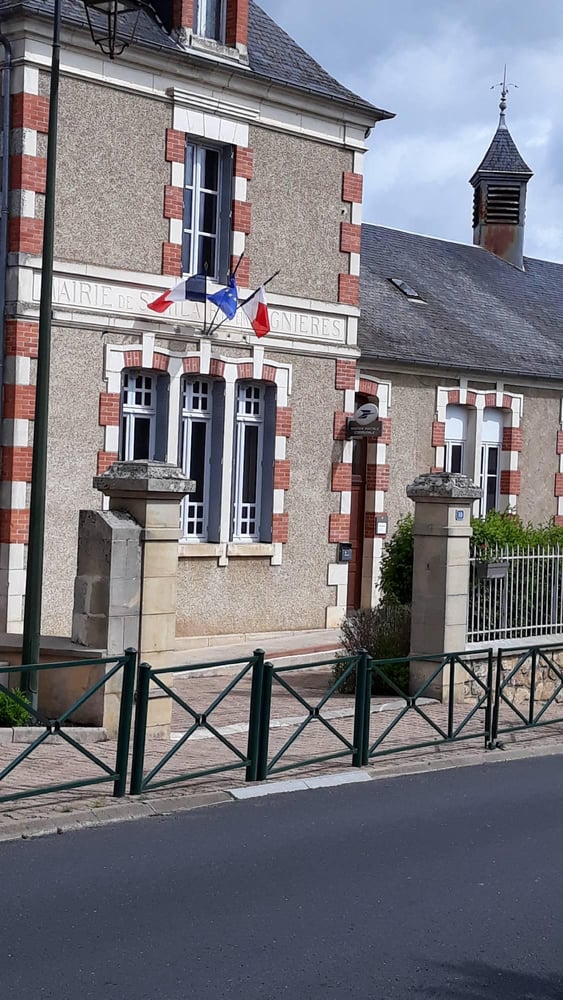 Photo du point La Poste Agence Communale ST HILAIRE EN LIGNIERES Mairie