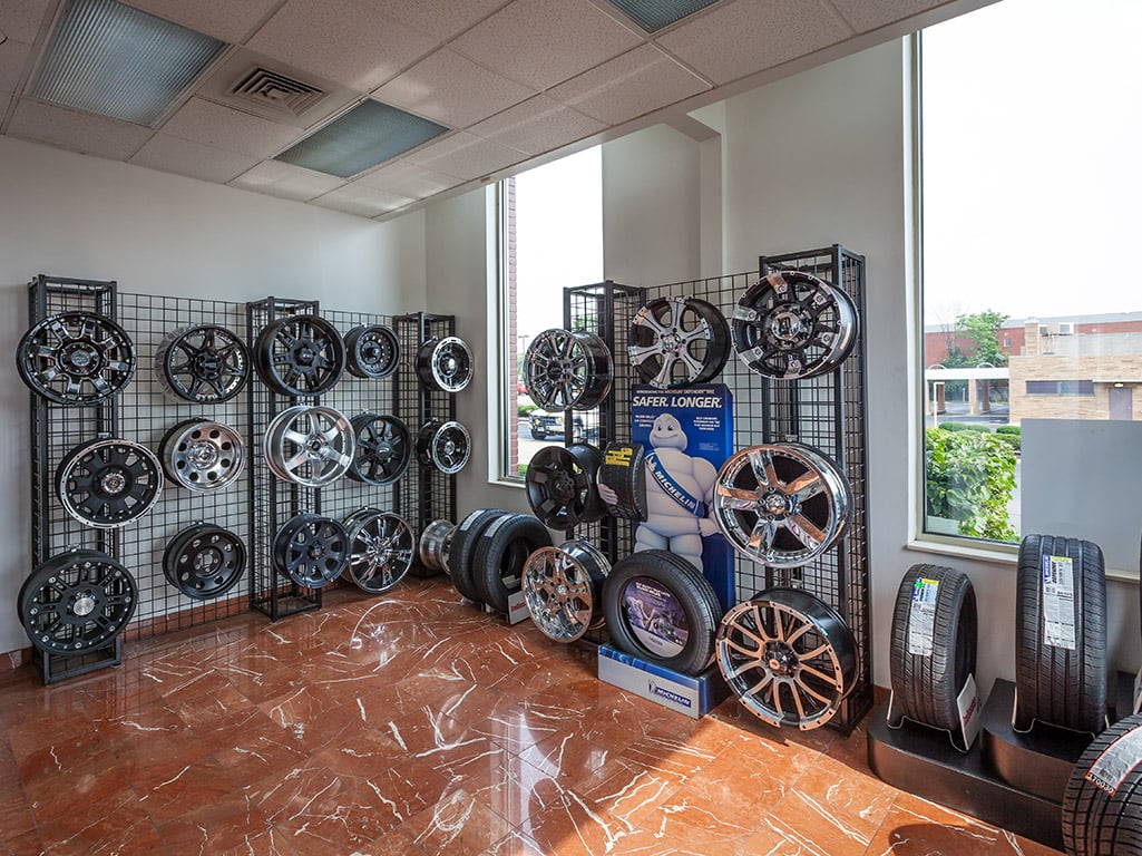 Tire Discounters Kenwood tires, alignment, brakes, autoglass in