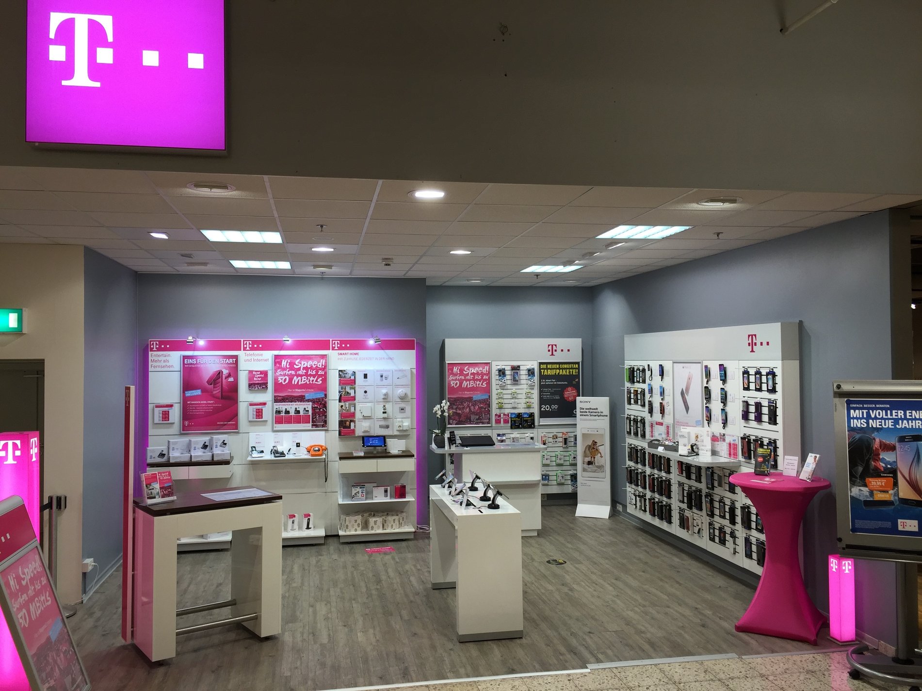 Store photo