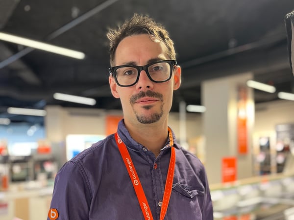 Florian, vendeur électroménager au magasin  Boulanger Aix en Provence