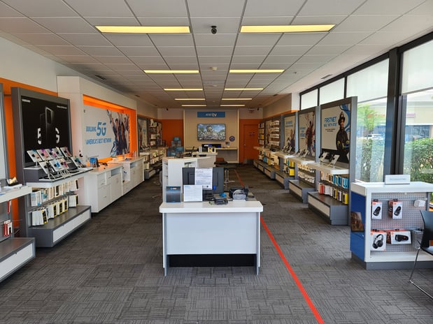 Glen Ellyn Store Iphone 13 Is Here Find Iphone 13 Deals In Glen Ellyn Il At T Iphone 13 Pro Max Iphone 13 Mini