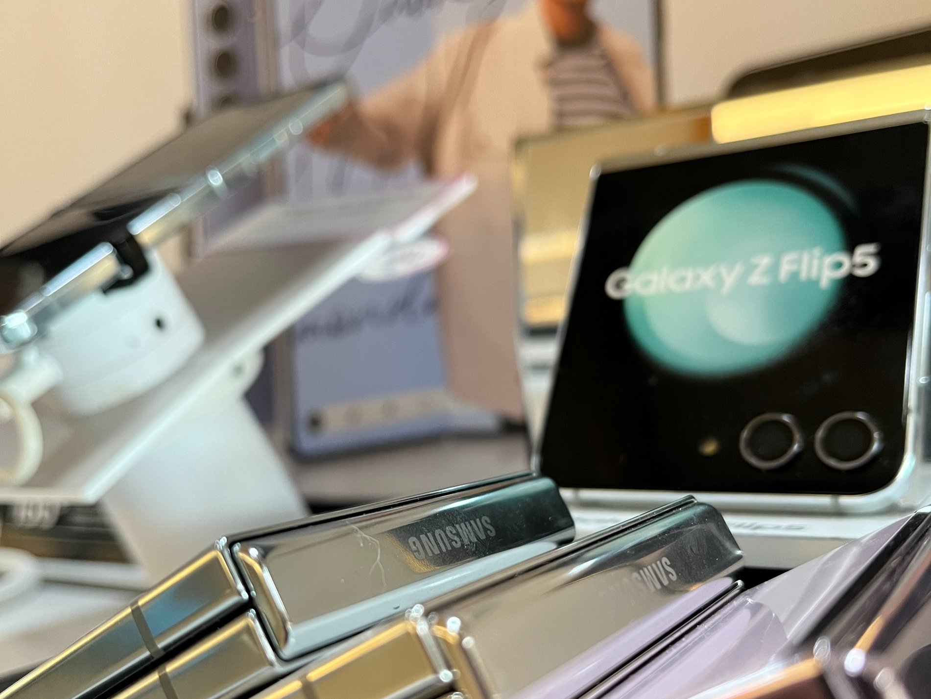 Présentation des smartphones Samsung à Boulanger Chambéry