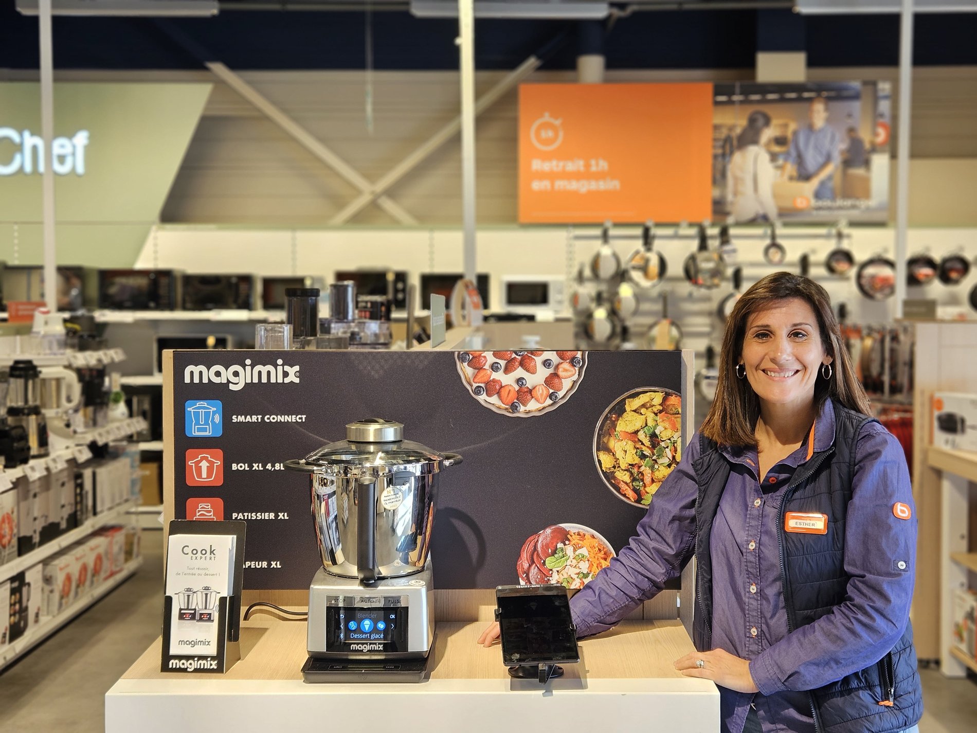 Découvrez la gamme Magimix chez Boulanger Alès : robots multifonctions, Cook Expert, Juice Expert, machines à pain, Gelato Expert, et plus encore, pour une cuisine innovante et pratique.