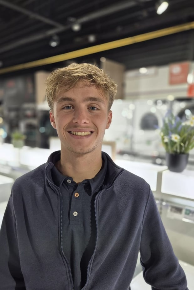 Tom, apprenti vendeur petit et gros électroménager Boulanger Pontarlier