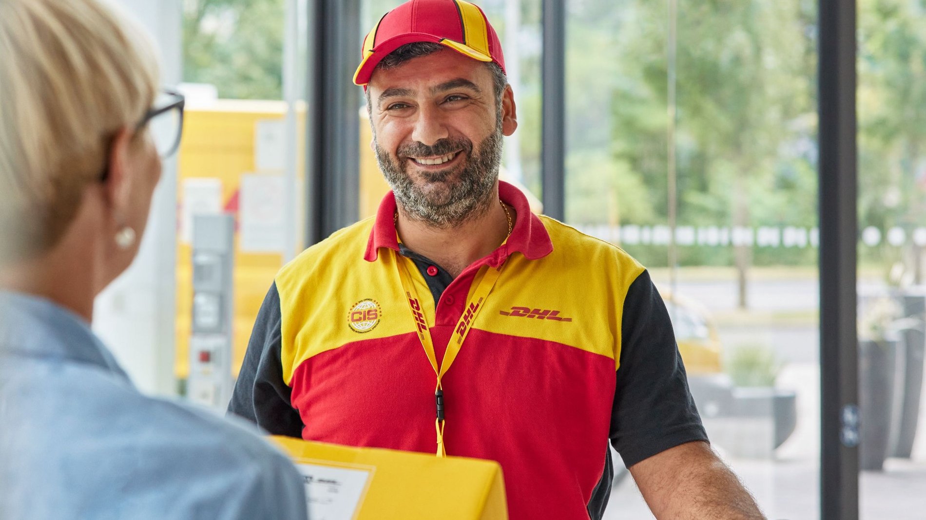 DHL hero section