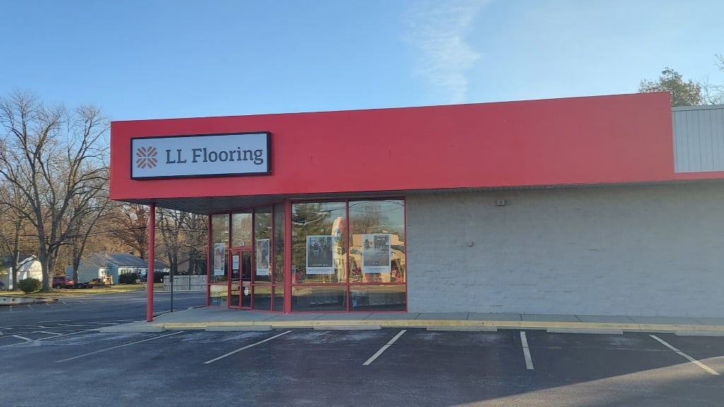 LL Flooring #1240 Fairview Heights | 5520 North Illinois St. | storefront