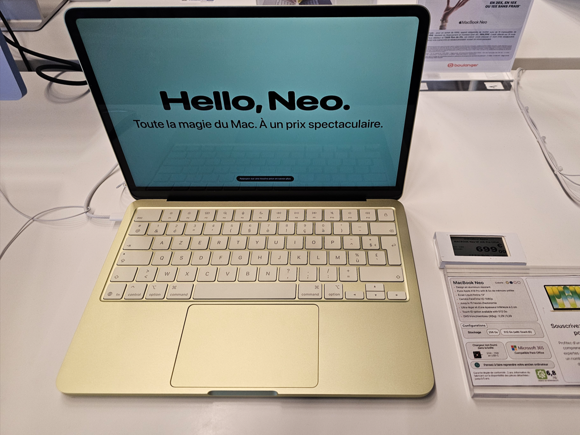 Macbook Neo à  Boulanger La Rochelle Angoulins