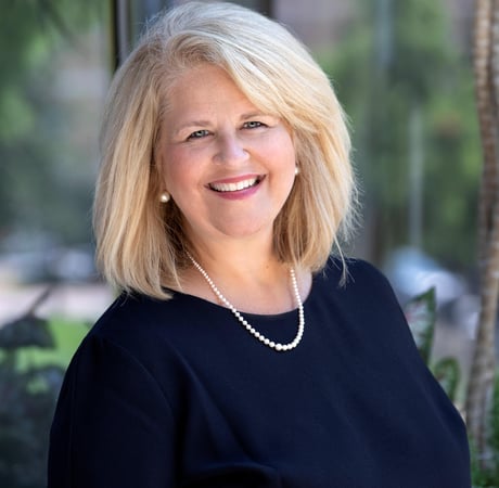 Photo of Laurie Howell