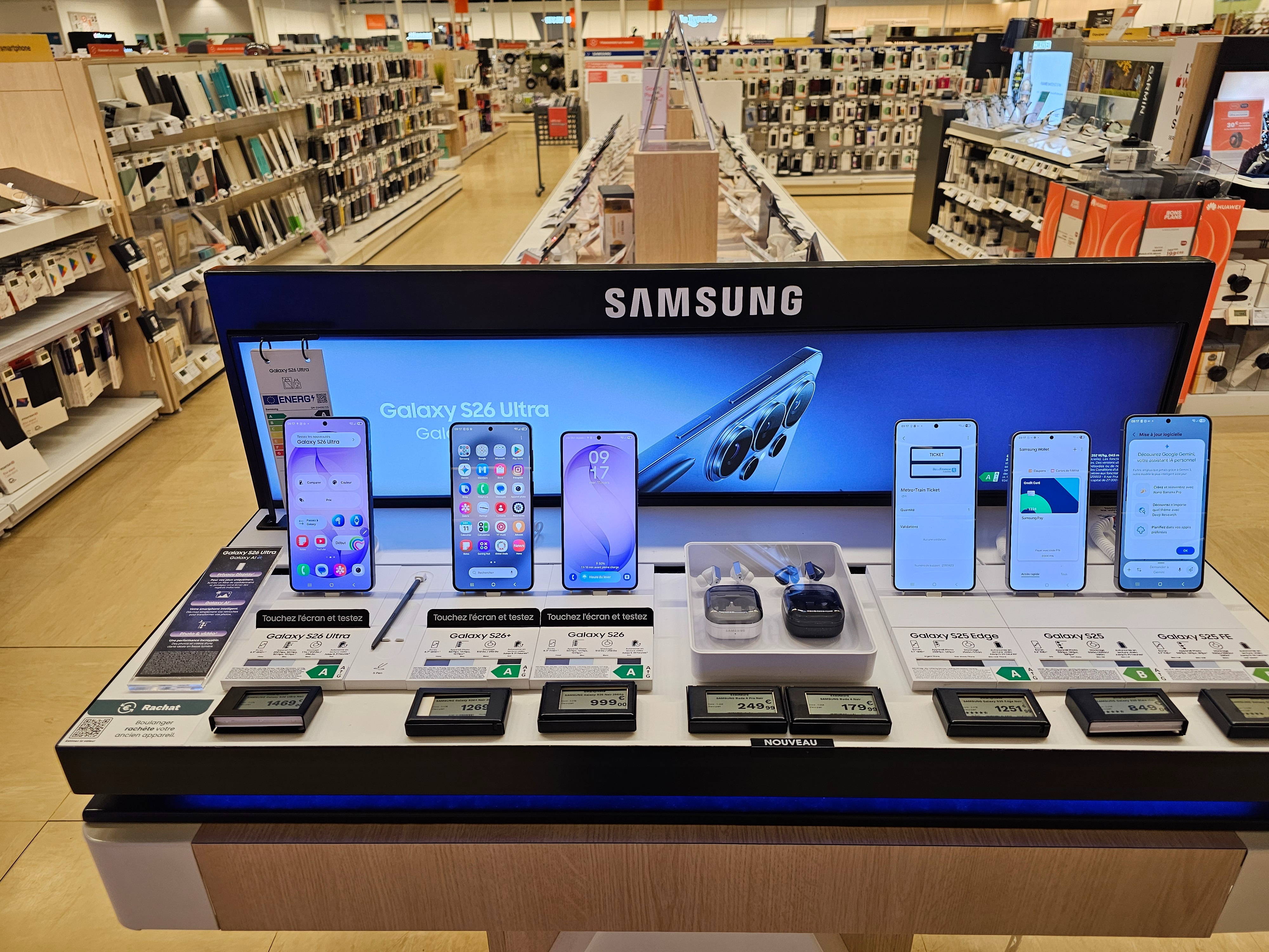 smartphone Galaxy S26 Series à Boulanger La Rochelle Angoulins