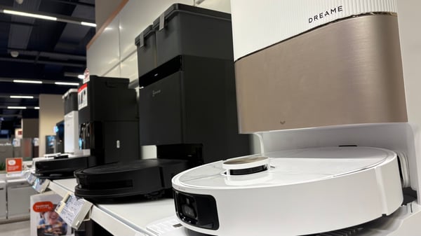 aspirateur robot boulanger antibes