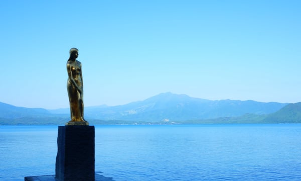 田沢湖のたつこ像