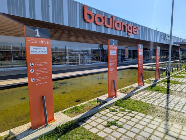 Les places réservées au Drive de notre magasin Boulanger Persan Chambly !
