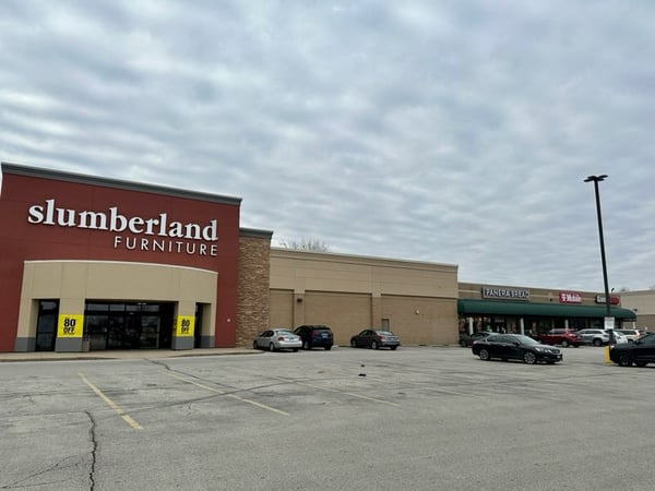 Slumberland Furniture Store in Decatur,  IL - Storefront Parking lot view