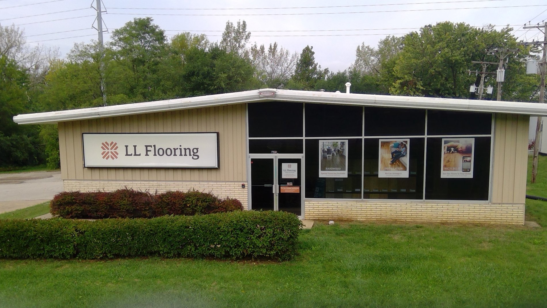 LL Flooring #1126 East Peoria | 1467 N. Main Street | Storefront