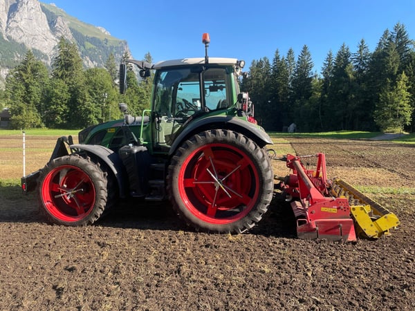 Bodenbearbeitung mit Kreiselegge