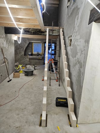 Fabrication et pose d’un escalier à limon à crémaillère