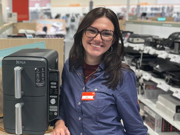 Erine conseillère service client Boulanger Beauvais