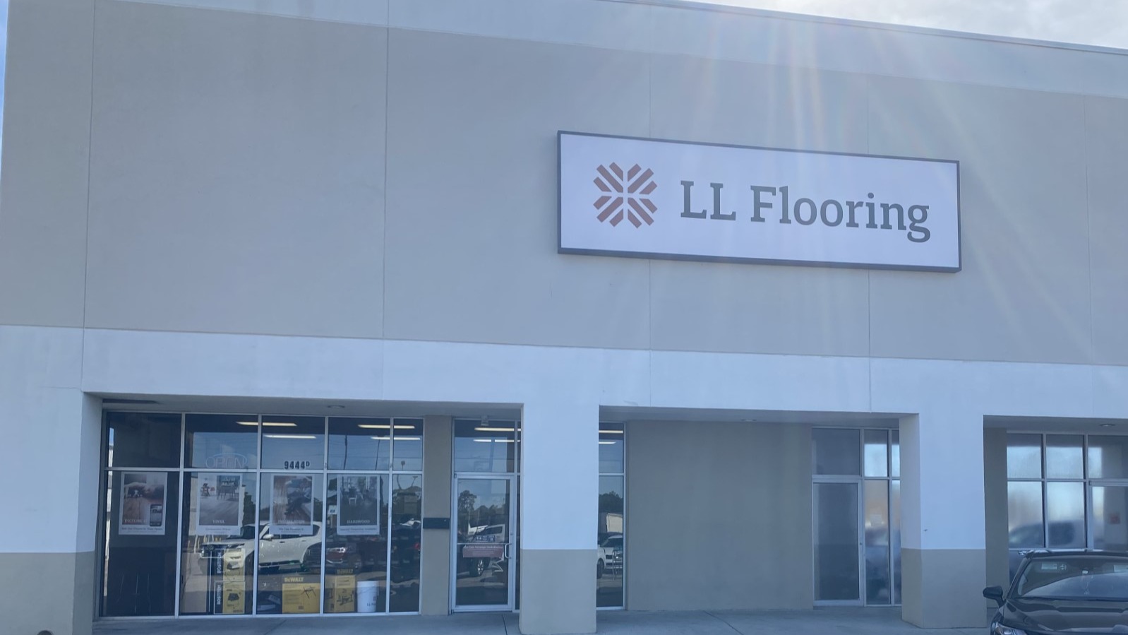 LL Flooring #1378 Gulfport | 9444 Highway 49 | Storefront