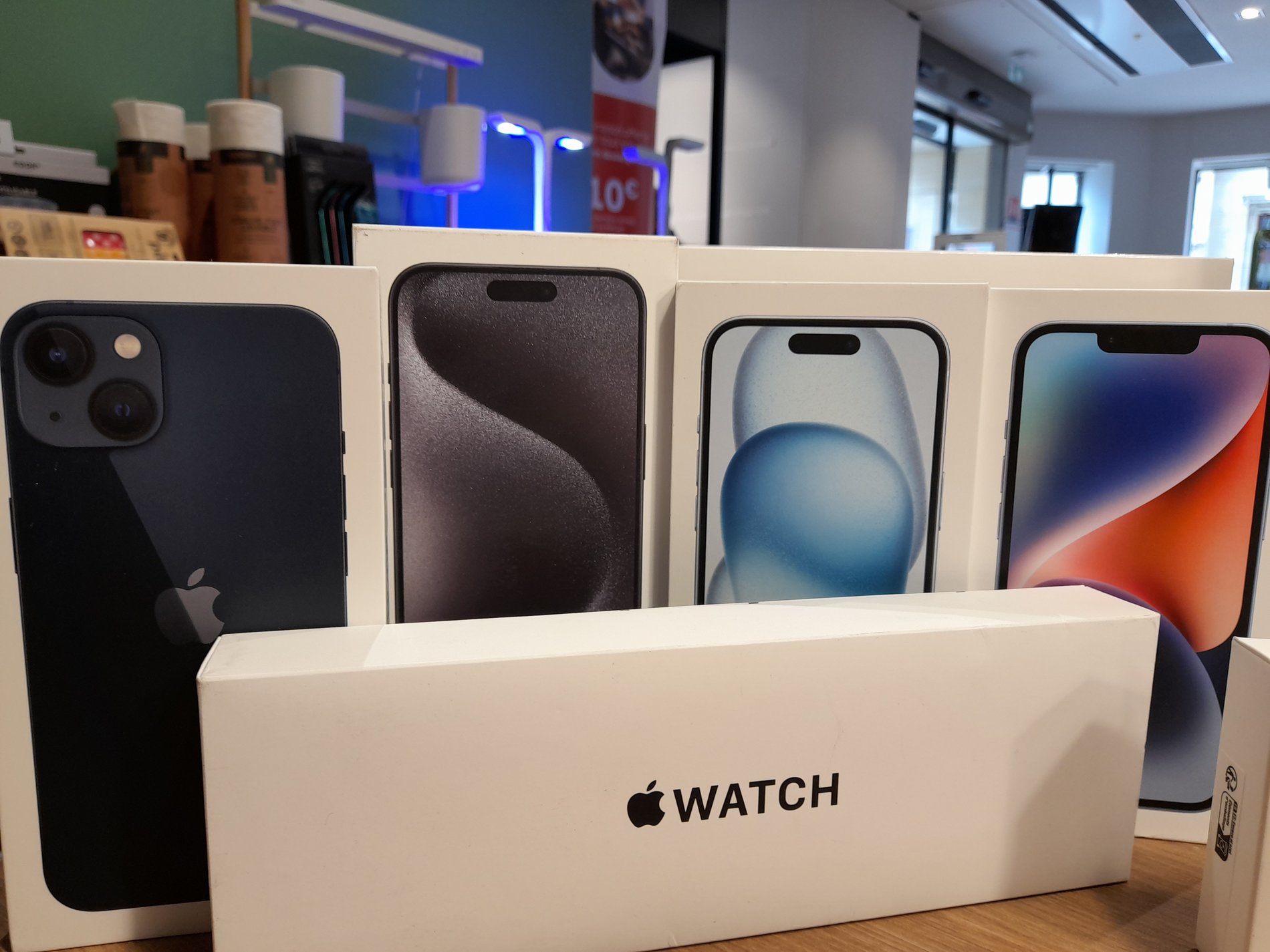 IPhone X 
IPhone 11
iPhone 12
Iphone13
IPhone 14
Iphone15 
IPhone 15 pro 
IPhone 15 pro max 
IPad 
IPad air 
IPad mini 
IPad pro 
Apple Watch SE 
Apple Watch série 5
Apple Watch série 6 
Apple Watch série 9 
Apple Watch ultra 
Apple Watch Ultra 2 
Apple airpods Max 
Airpods 2 
Airpods 3 
Aipods pro 2 
Mac 
MacBook 
IMac 

Dans votre Boulanger Le Comptoir Rouen