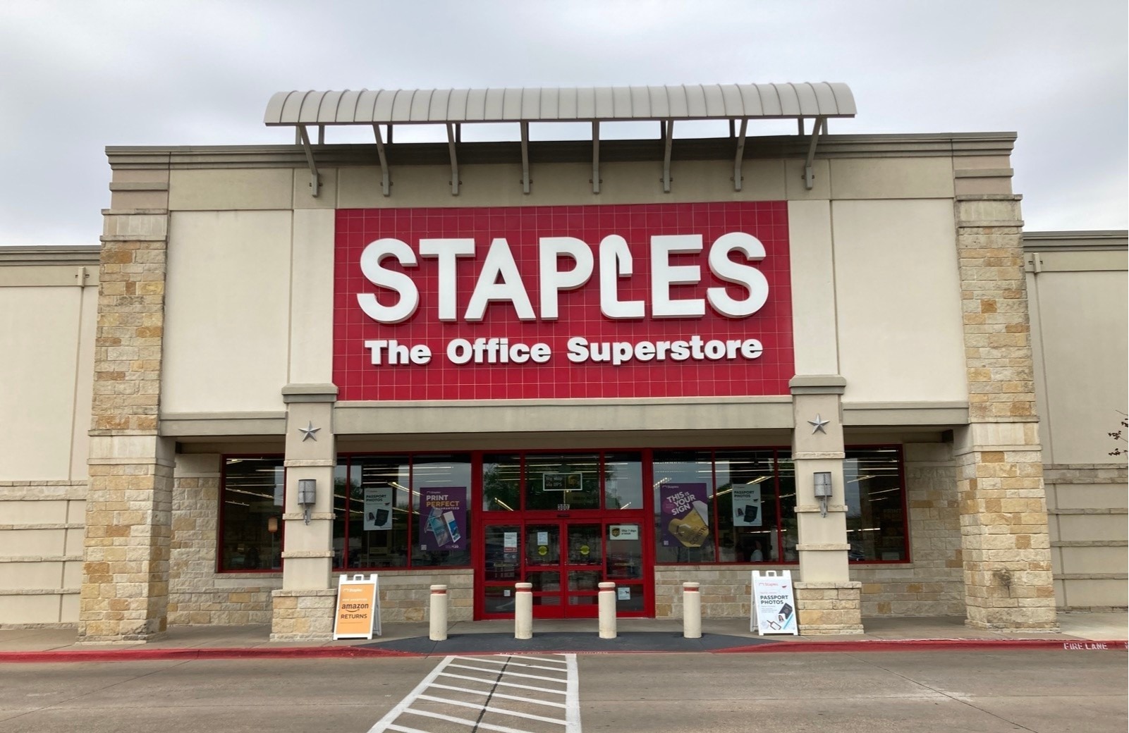 Staples store near deals me