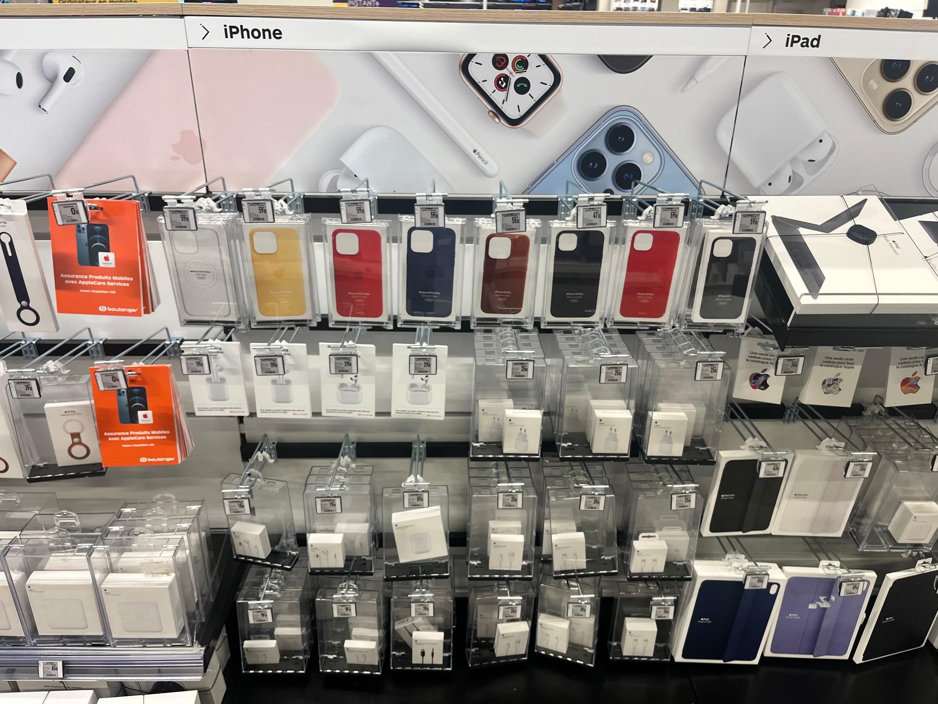 Coque IPhone et chargeur Apple à Boulanger Limonest