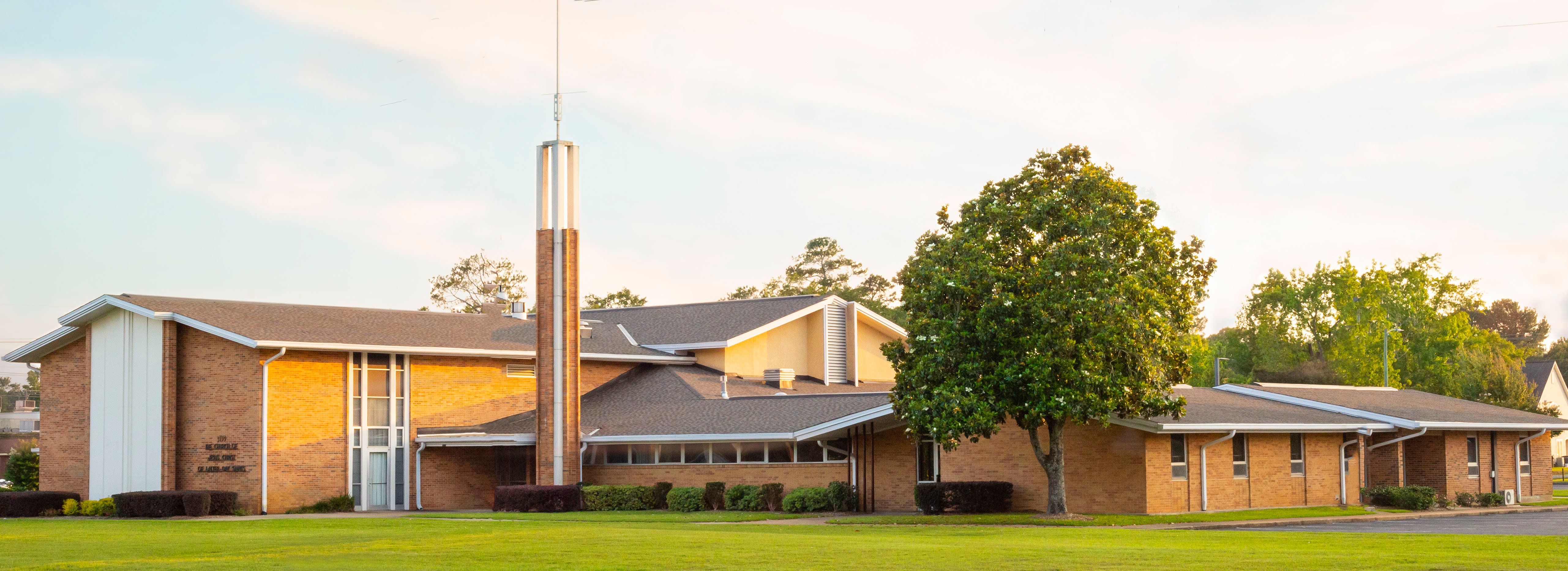 Christian Church in Dothan, AL 3199 Ross Clark Circle Church of