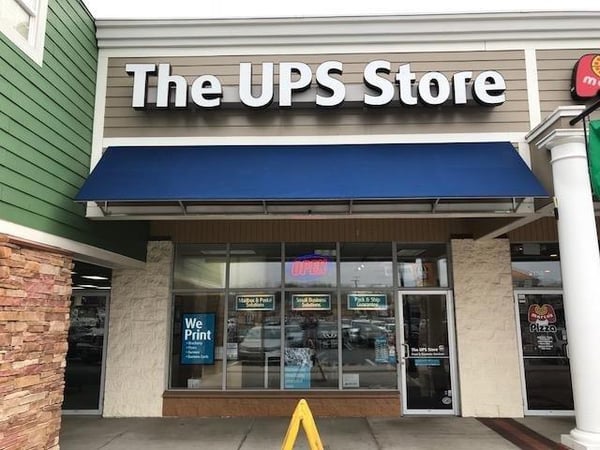 Facade of The UPS Store Lakeshore Plaza
