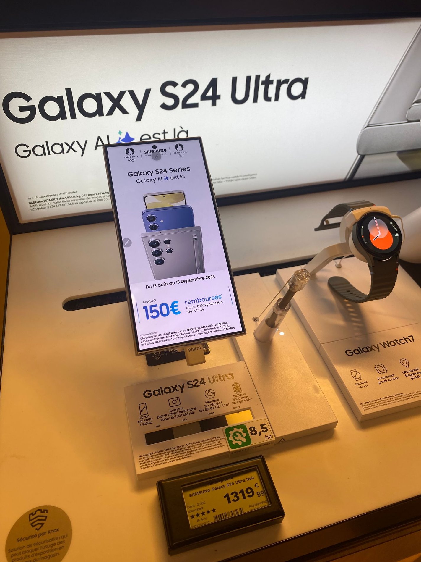 Smartphone S24 ultra au magasin Boulanger Lyon - Les Cordeliers