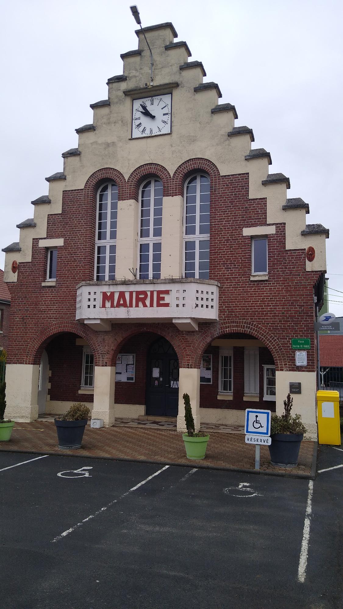 La Poste Agence Communale VENDHUILE Mairie (02420) La Poste