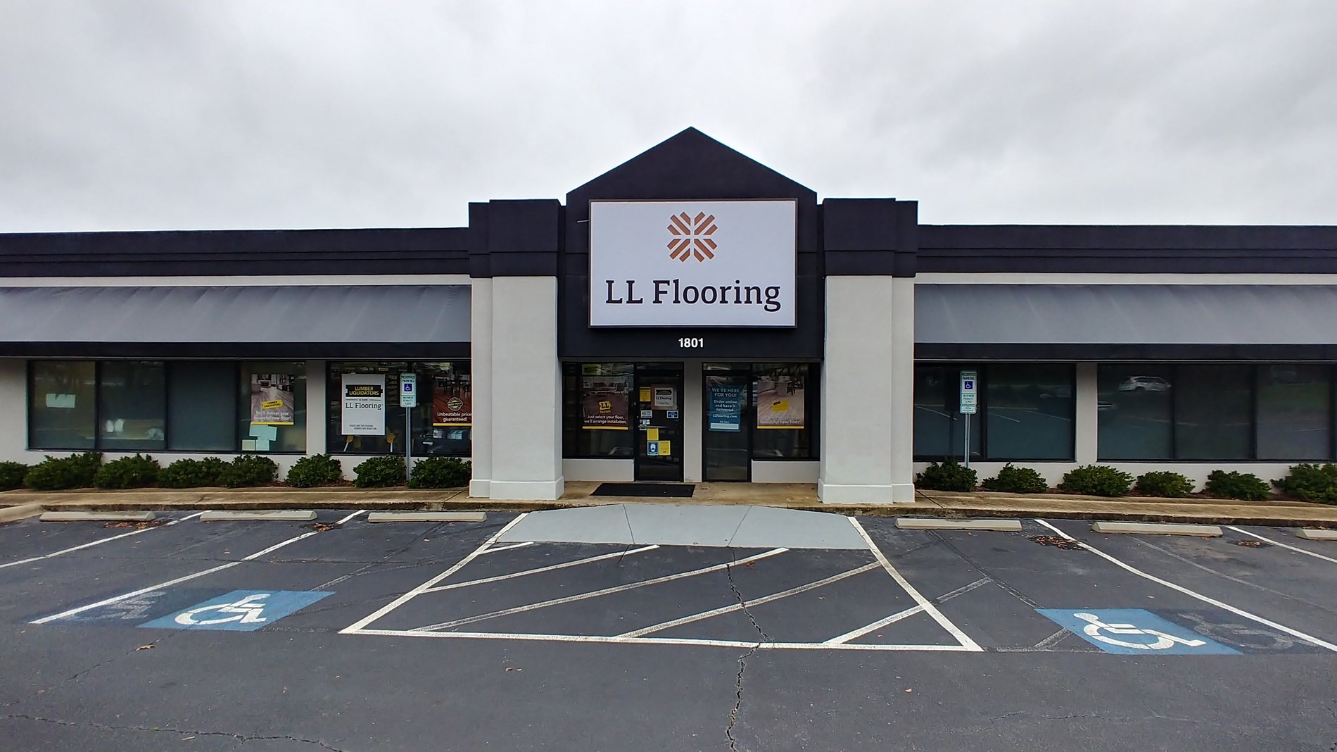 LL Flooring #1354 Rock Hill | 1801 Cherry Road | Storefront