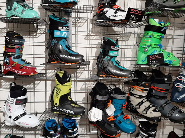Chaussures de ski et ski-rando