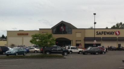 Safeway Store Front Picture at 1624 72nd St E in Tacoma WA