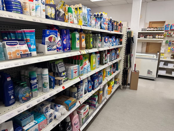 vente de produits de nettoyage et cosmétiques