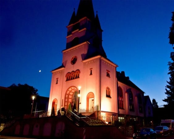 Die Gedächtniskirche im Bad Homburger Stadtteil Kirdorf ist eine Stiftung des Homburger Ehepaars Johann Georg und Katharina Dippel und wurde 1912-1913 gebaut.
