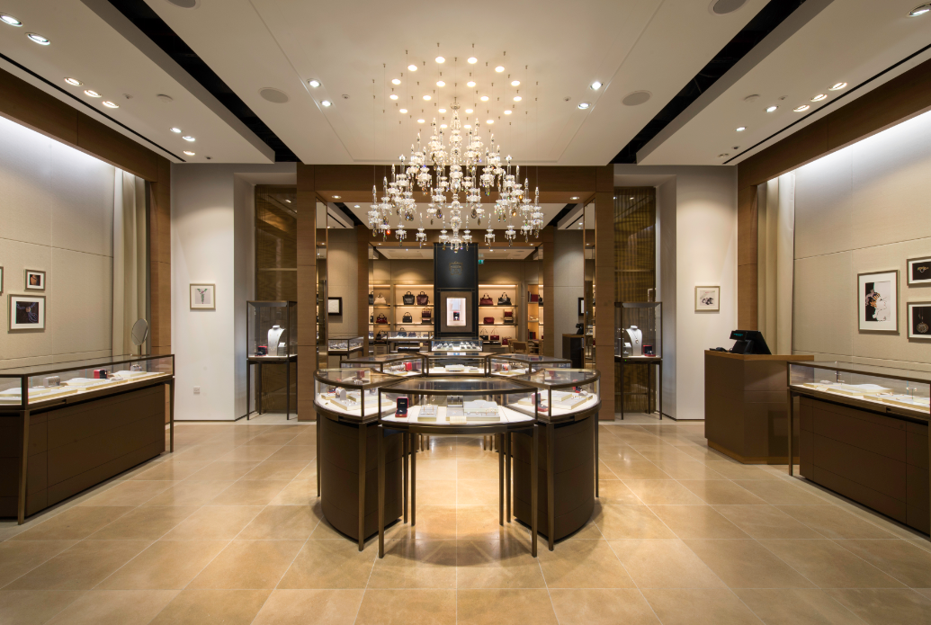 Cartier Heathrow Terminal 5: fine jewelry, watches, accessories at