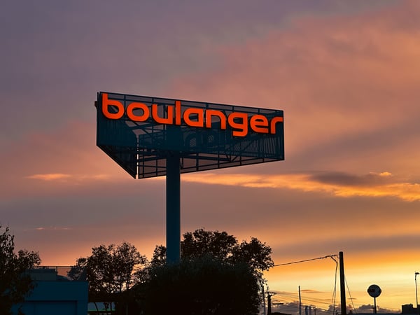 MAGASIN BOULANGER TOULON - LA GARDE EN FIN DE JOURNÉE SOLEIL COUCHANT VAR