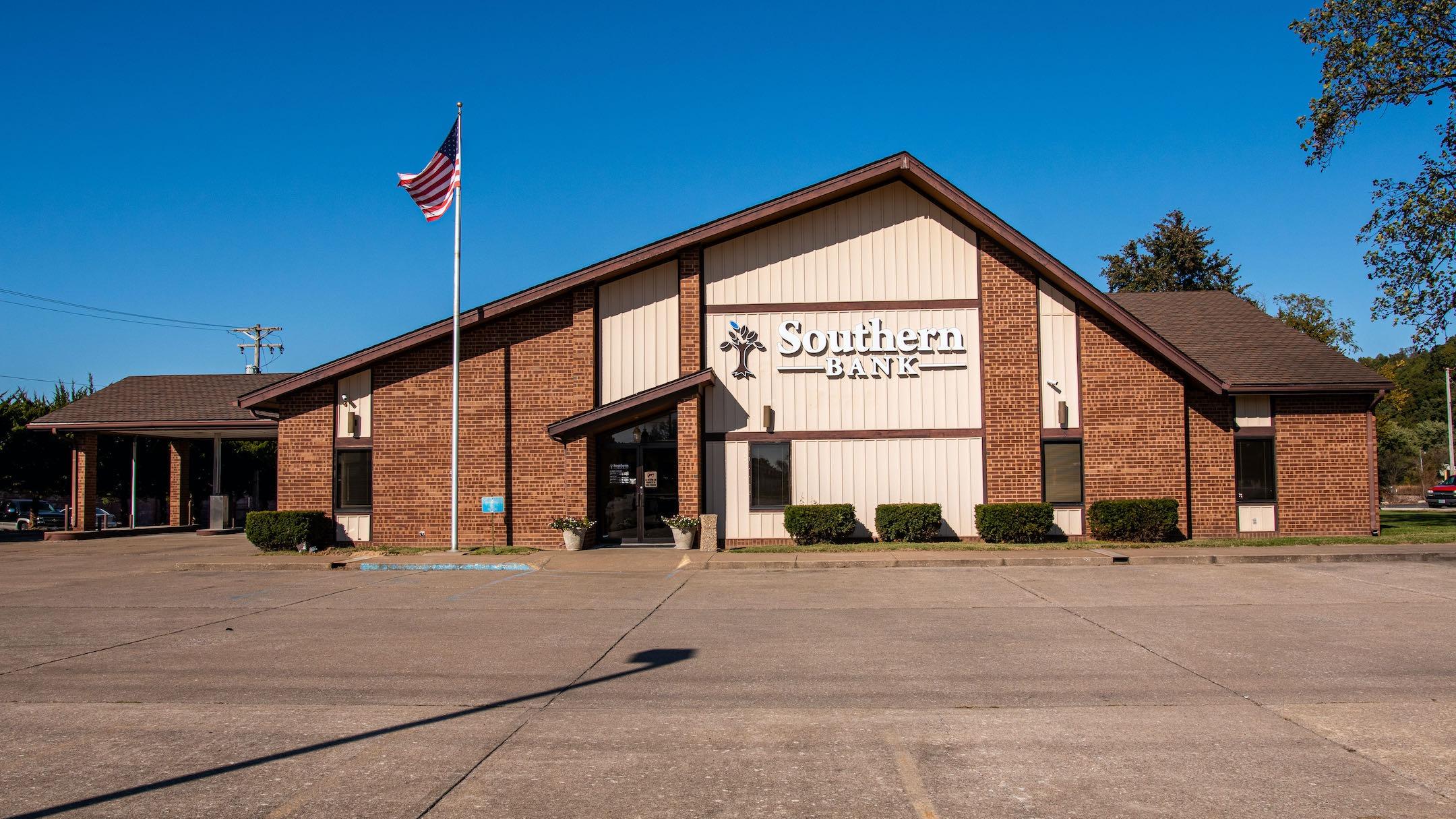 Hometown Bank in Chaffee, MO Invested in You Southern Bank
