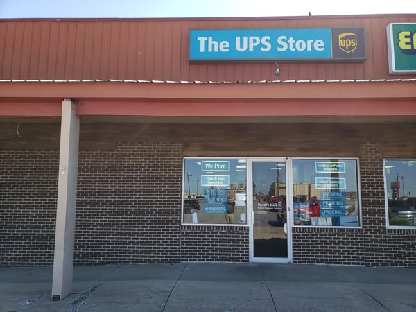 Facade of The UPS Store Marion