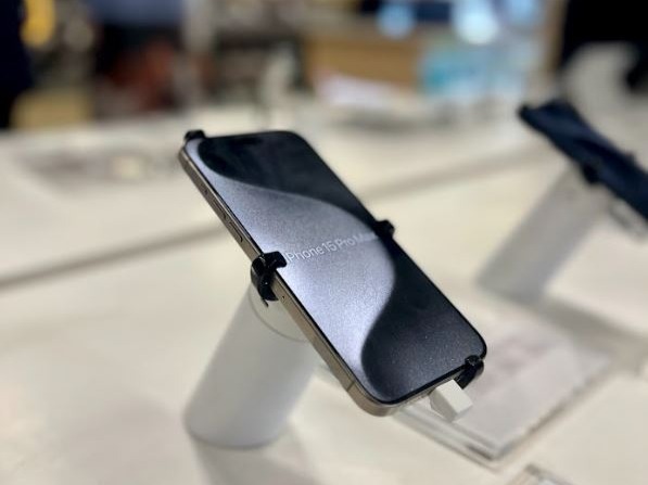 iPhone 15 Pro Max - Boulanger Thiais
