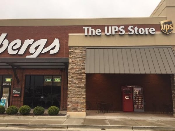 Exterior storefront image of The UPS Store #2772 in Osage Beach, MO