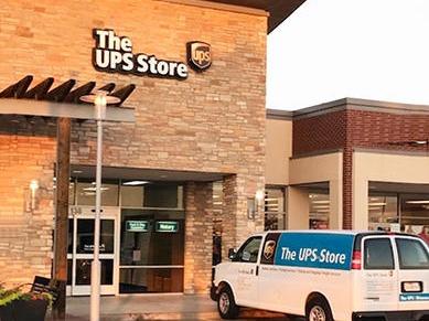 Facade of The UPS Store Mesquite