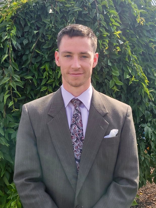 Carousel Associate Image