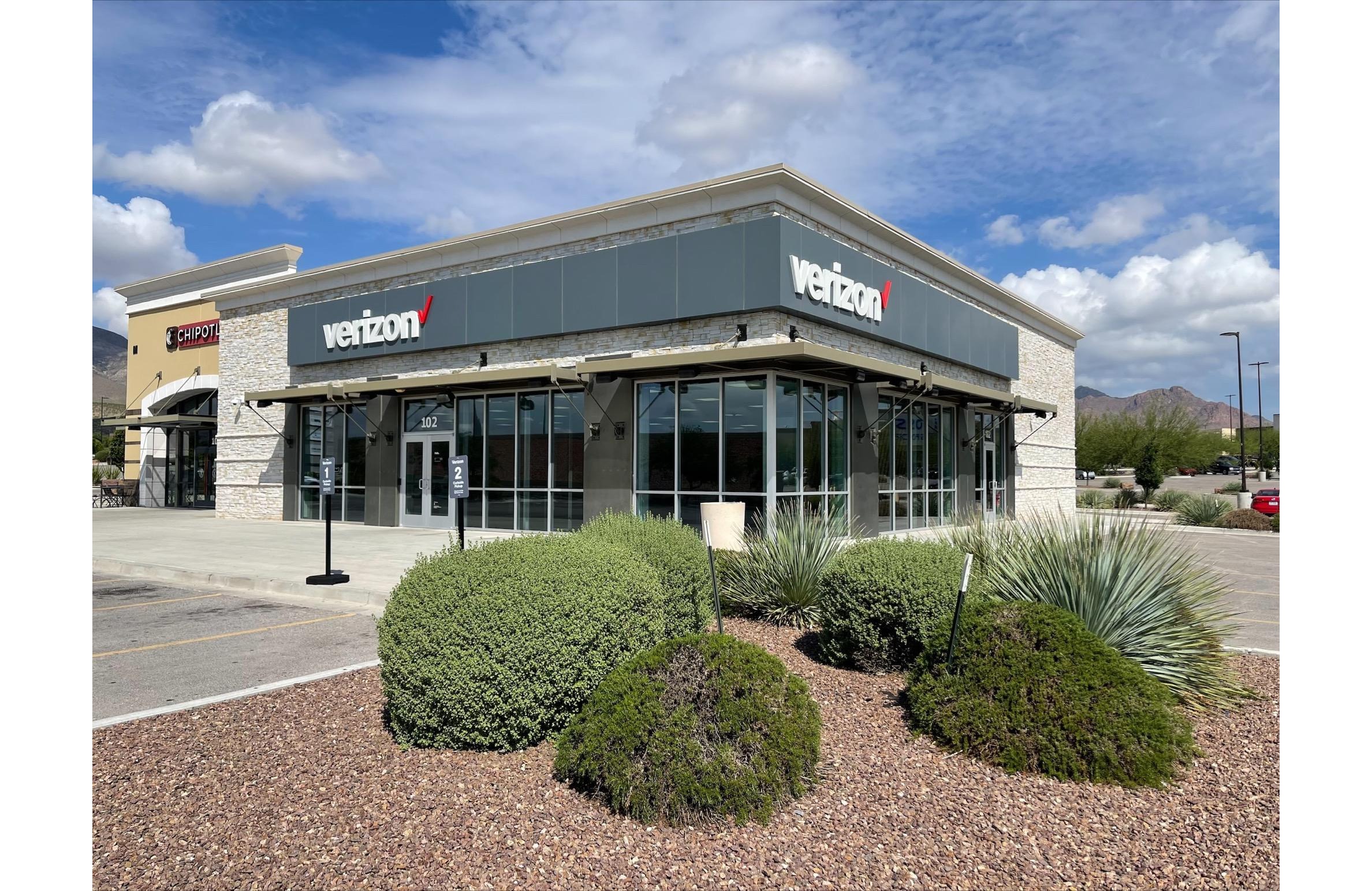 Wireless Zone 1870 2nd Ave Se: Verizon Wireless Retailer