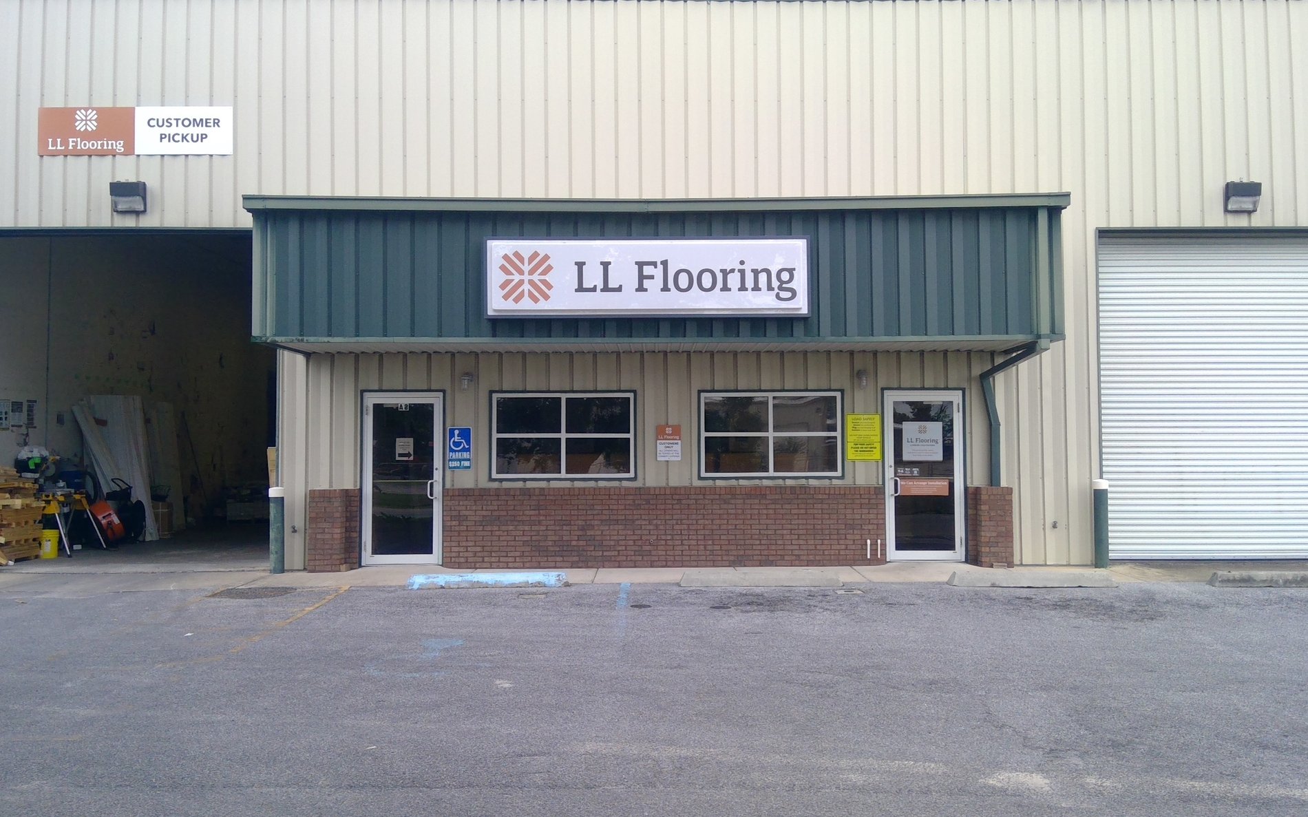 LL Flooring #1143 Panama City | 901 N. East Ave. | Storefront