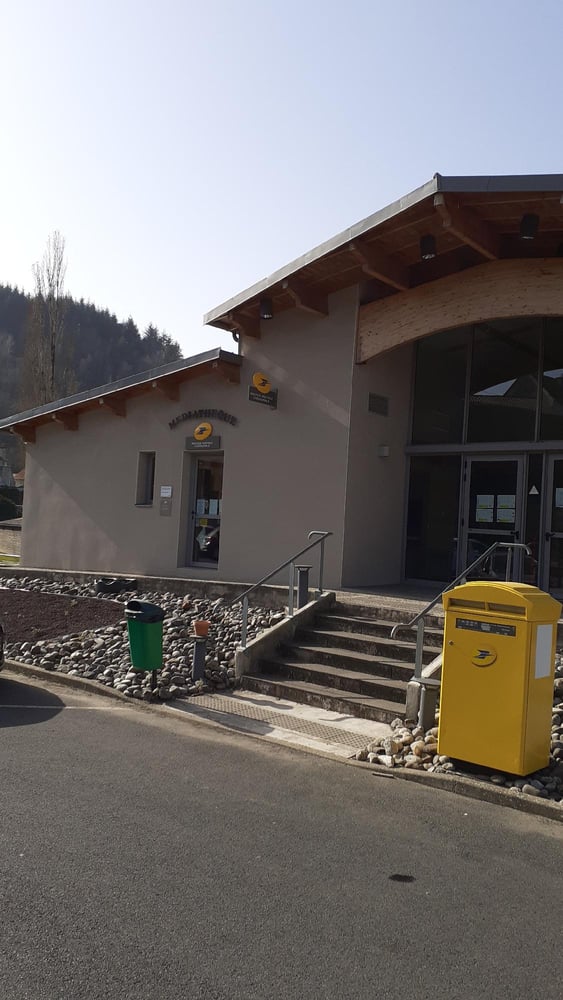 Photo du point La Poste Agence Communale VEZAC Mairie