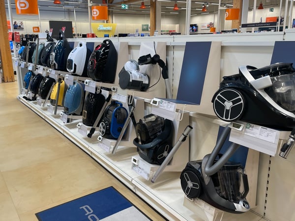 Rayon aspirateurs, aspirateurs laveurs et aspirateurs robot au magasin Boulanger Chambéry.