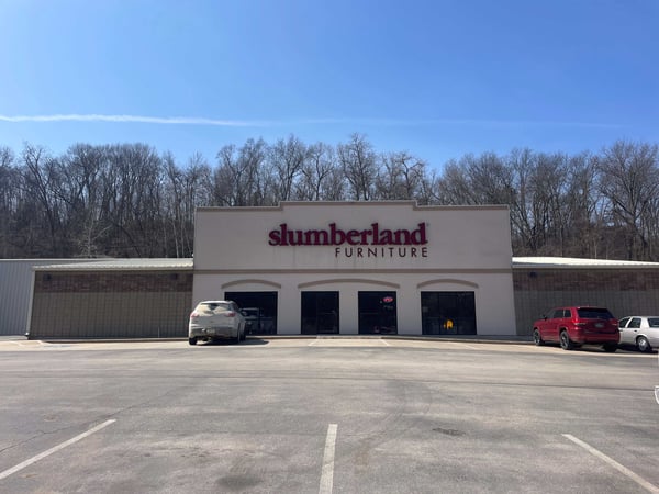 Decorah Slumberland Furniture parking lot