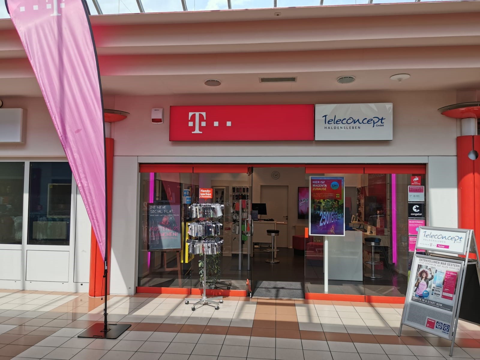 Store photo